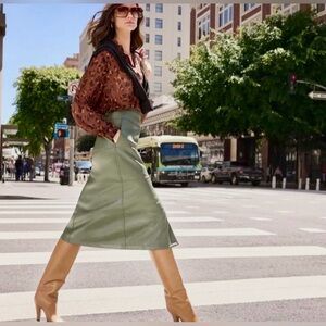 CAbi Kick it Skirt - size 6 - NWT